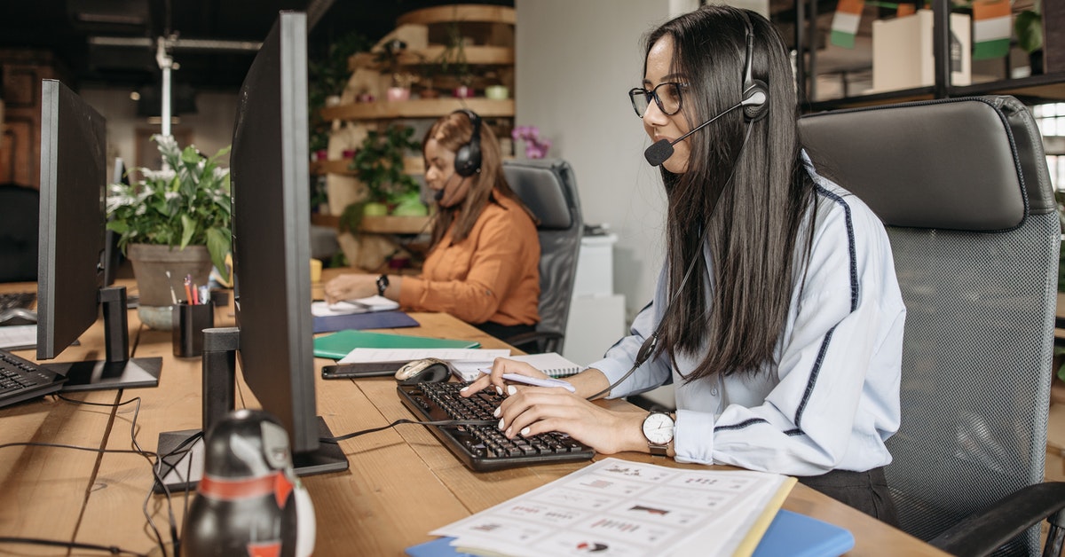 7 Best Call Center CRM Software for 2023