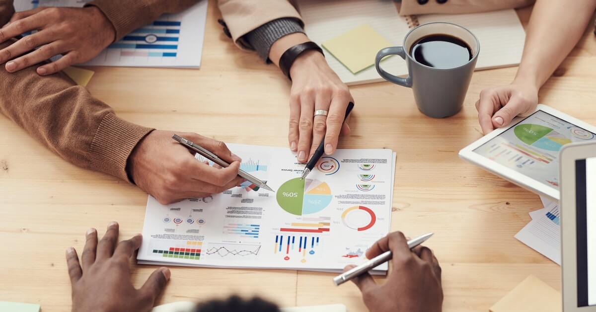 CRM Reporting: Essential Types & How to Create Them