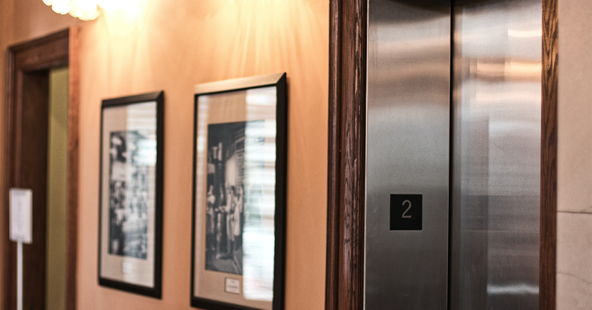 How to Create & Deliver an Elevator Pitch (+ Examples)