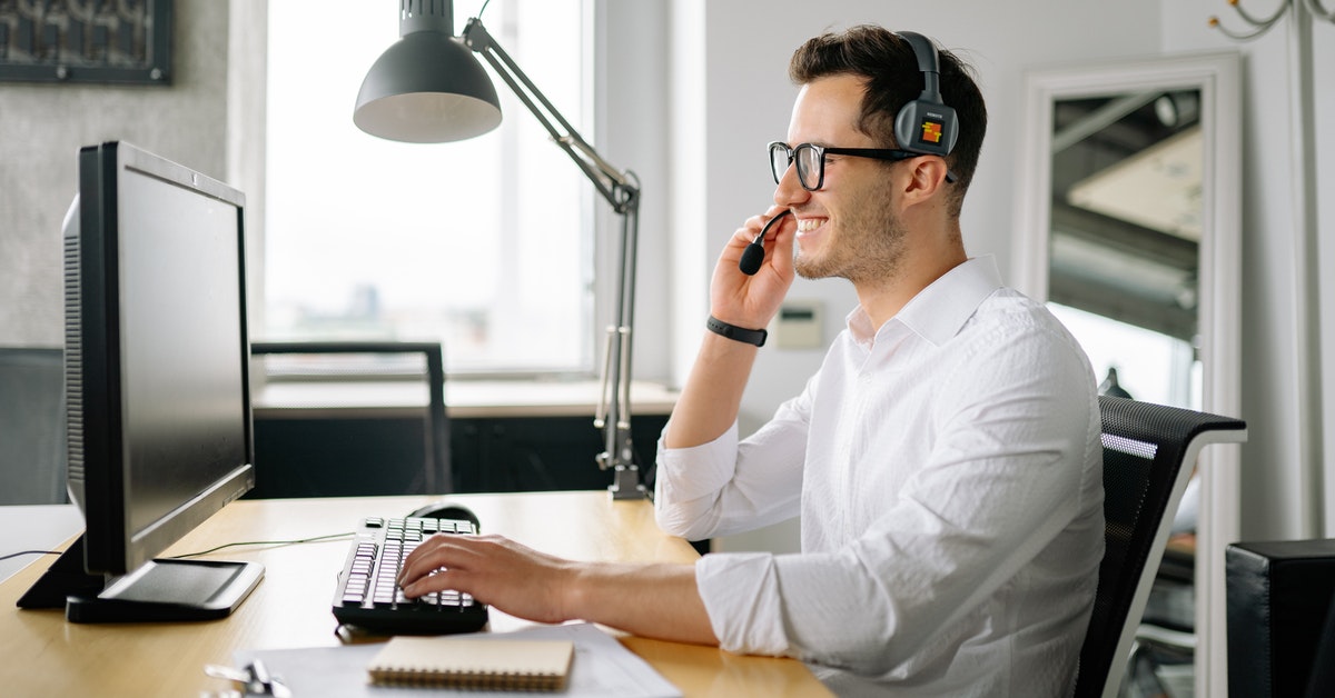 Inbound vs Outbound Lead Generation: Meanings & Which to Do