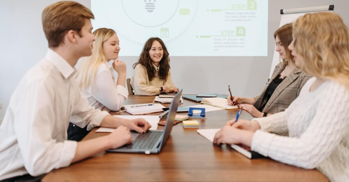 Freshsales CRM Review: Pros & Cons, Features, Pricing for 2023