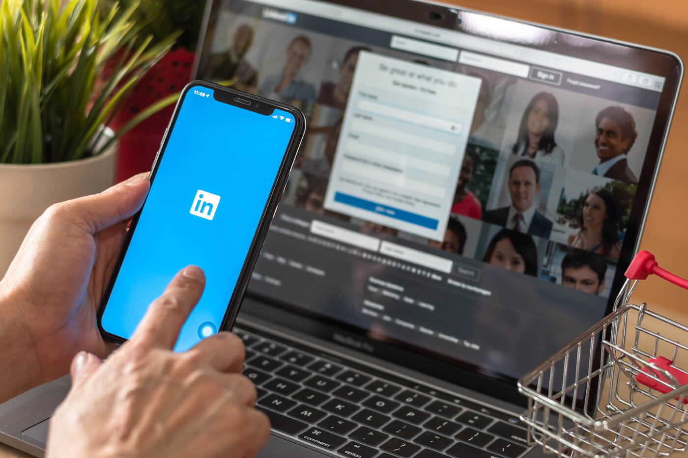 How to Write a LinkedIn Summary That Generates Leads