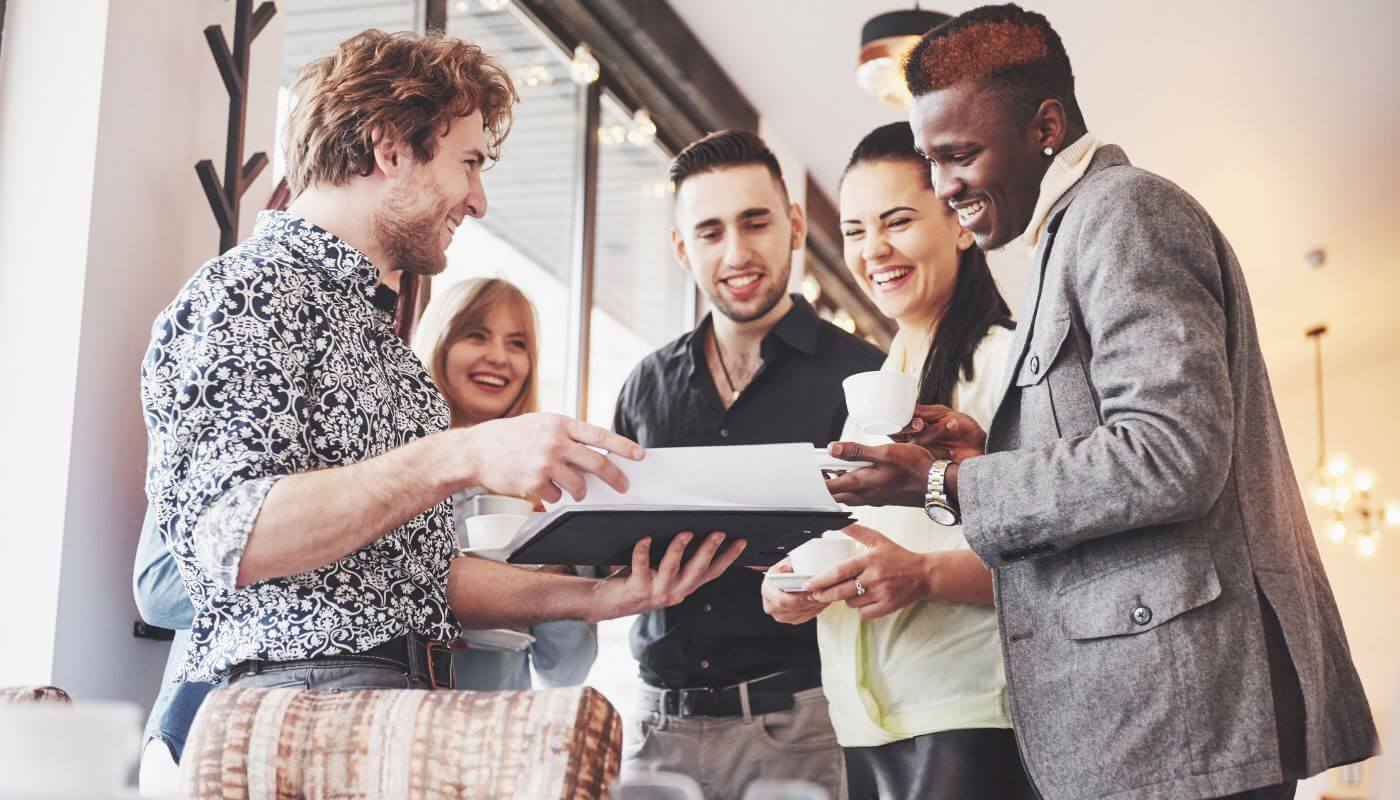 How to Build a Sales Comp Plan: Steps, Examples, and Templates